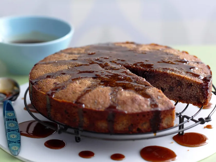 Flourless fig and pecan cake with maple syrup