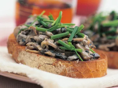 creamy mushroom bruschetta