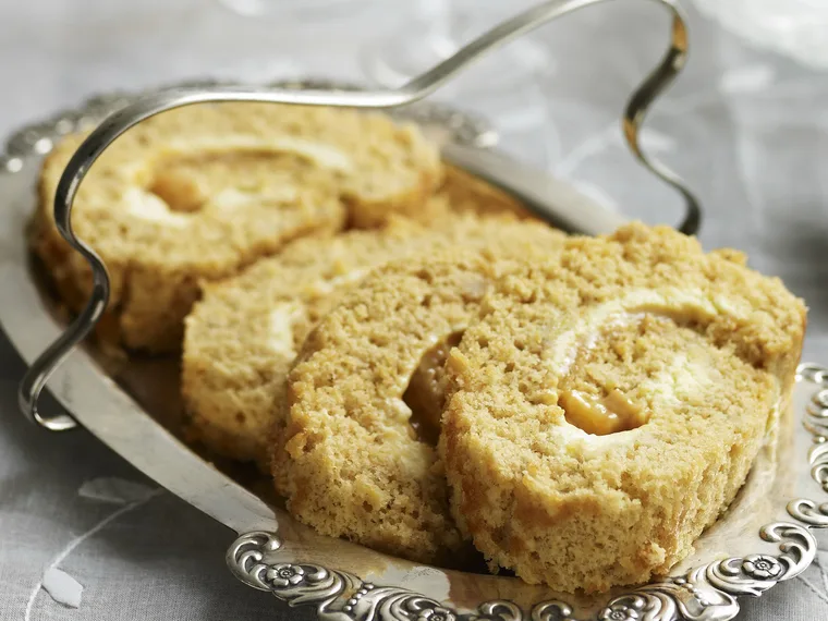 banoffee sponge roll