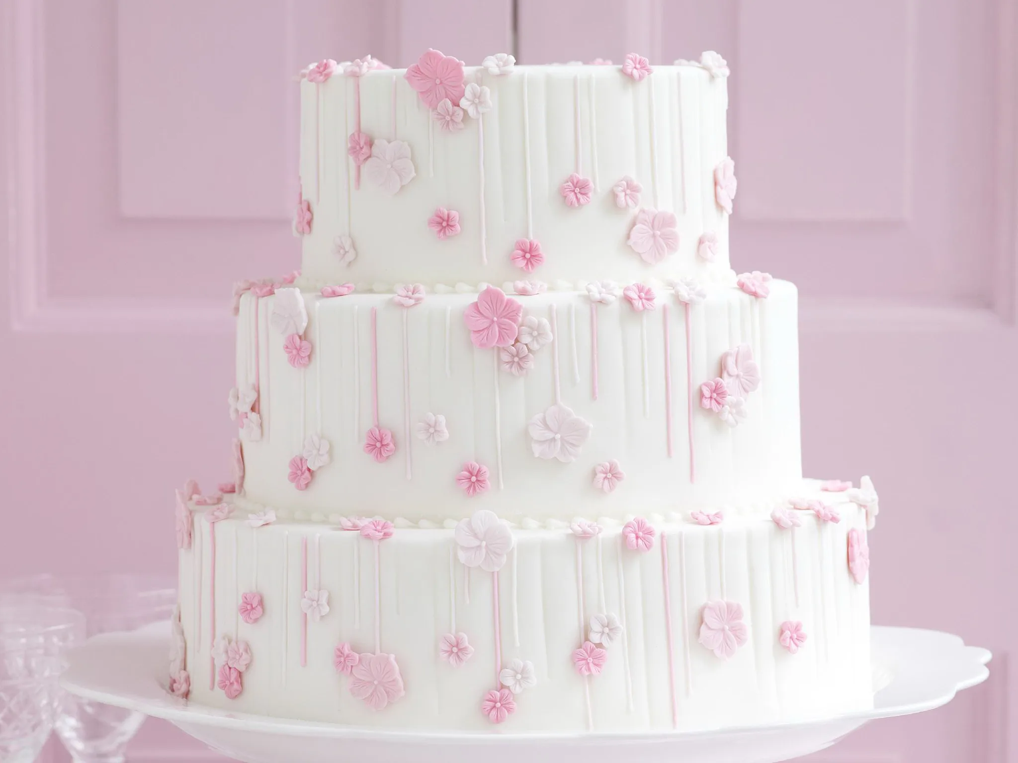 pink on white   Flower Cake
