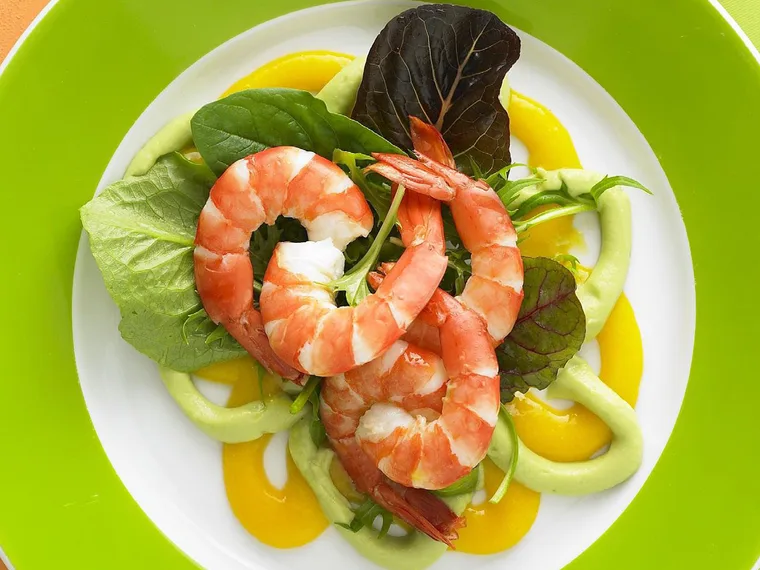 prawns with avocado and mango