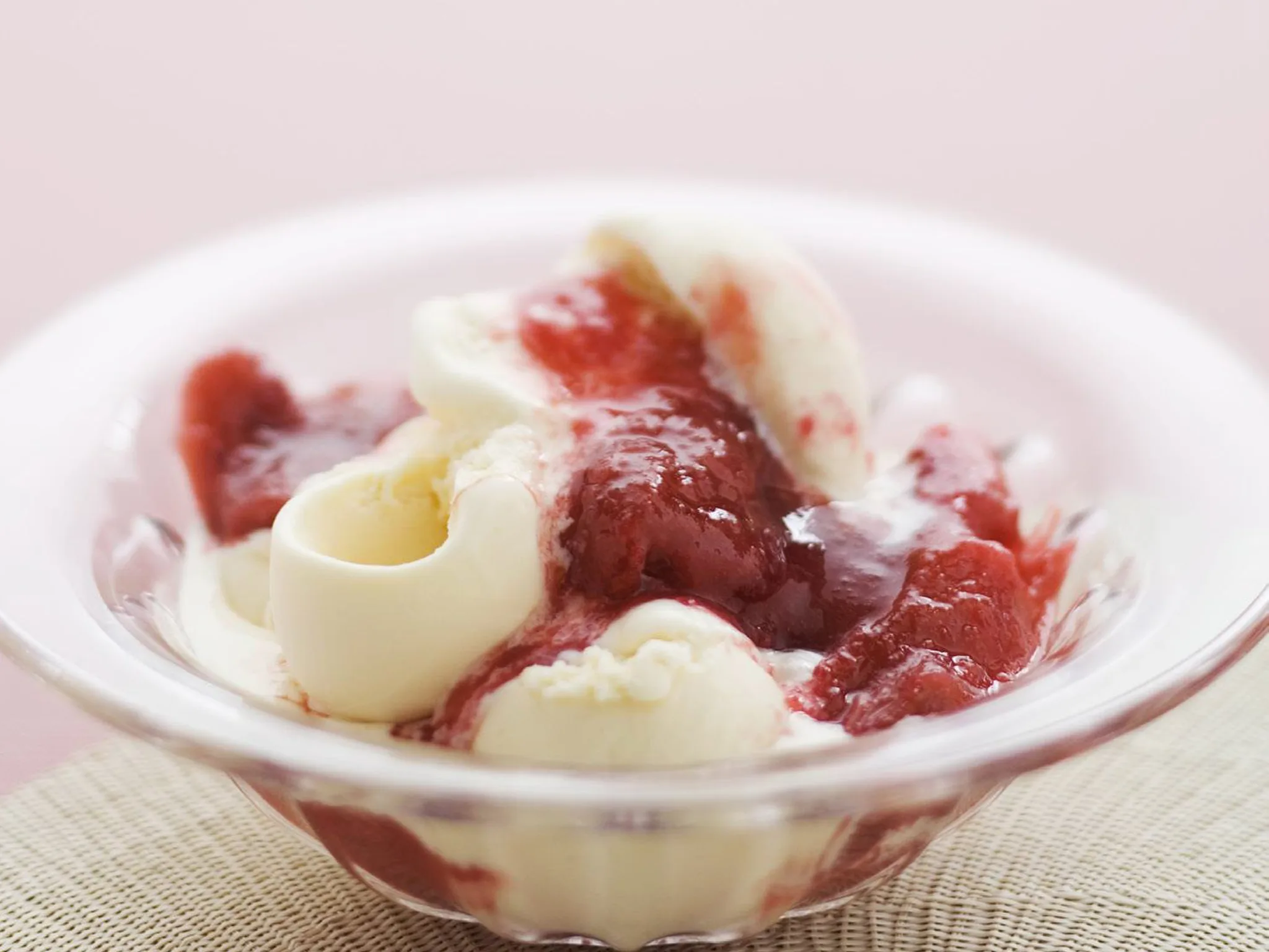 Ice-cream with hot rhubarb sauce