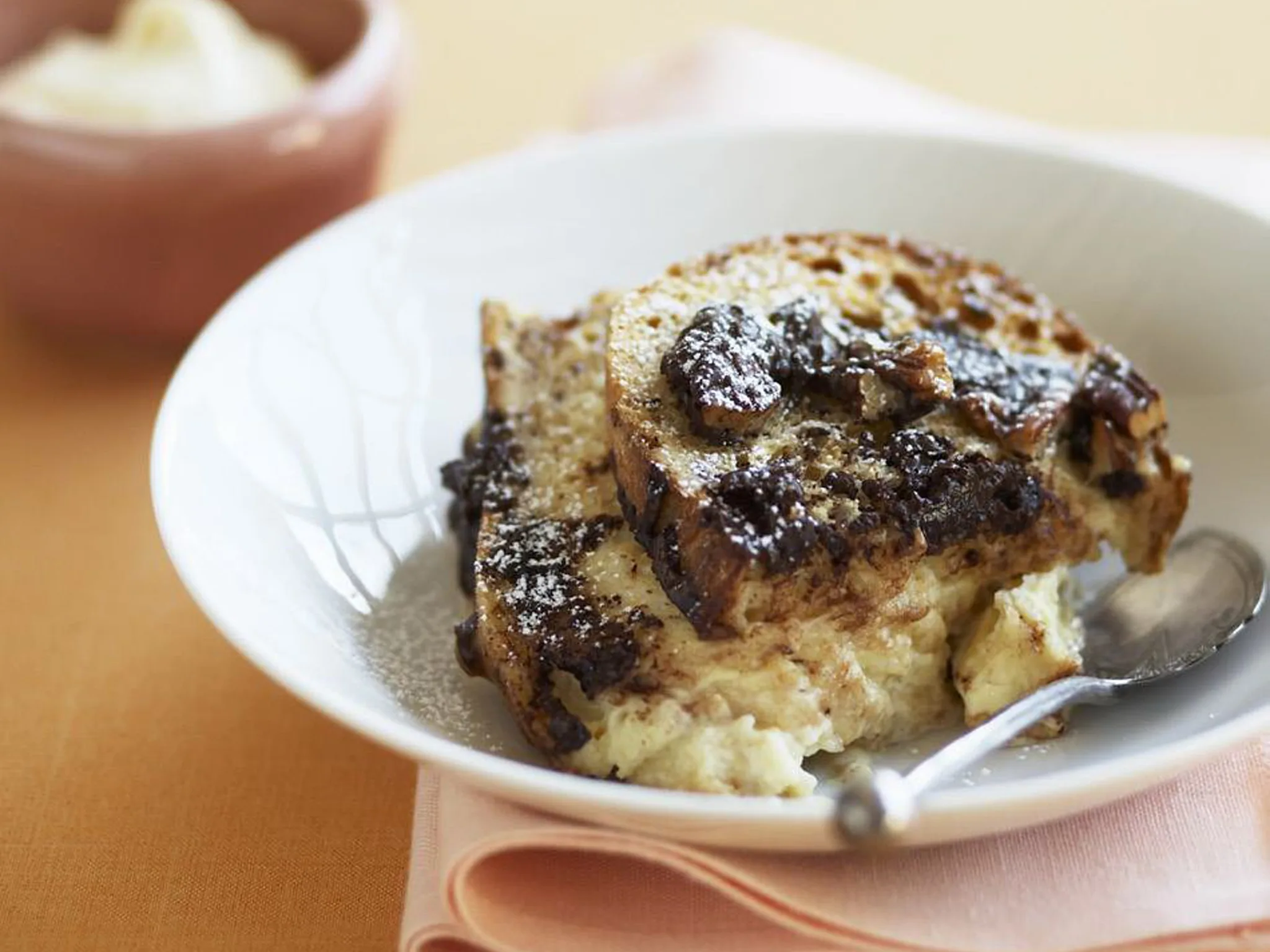 CHOCOLATE PECAN PUDDING