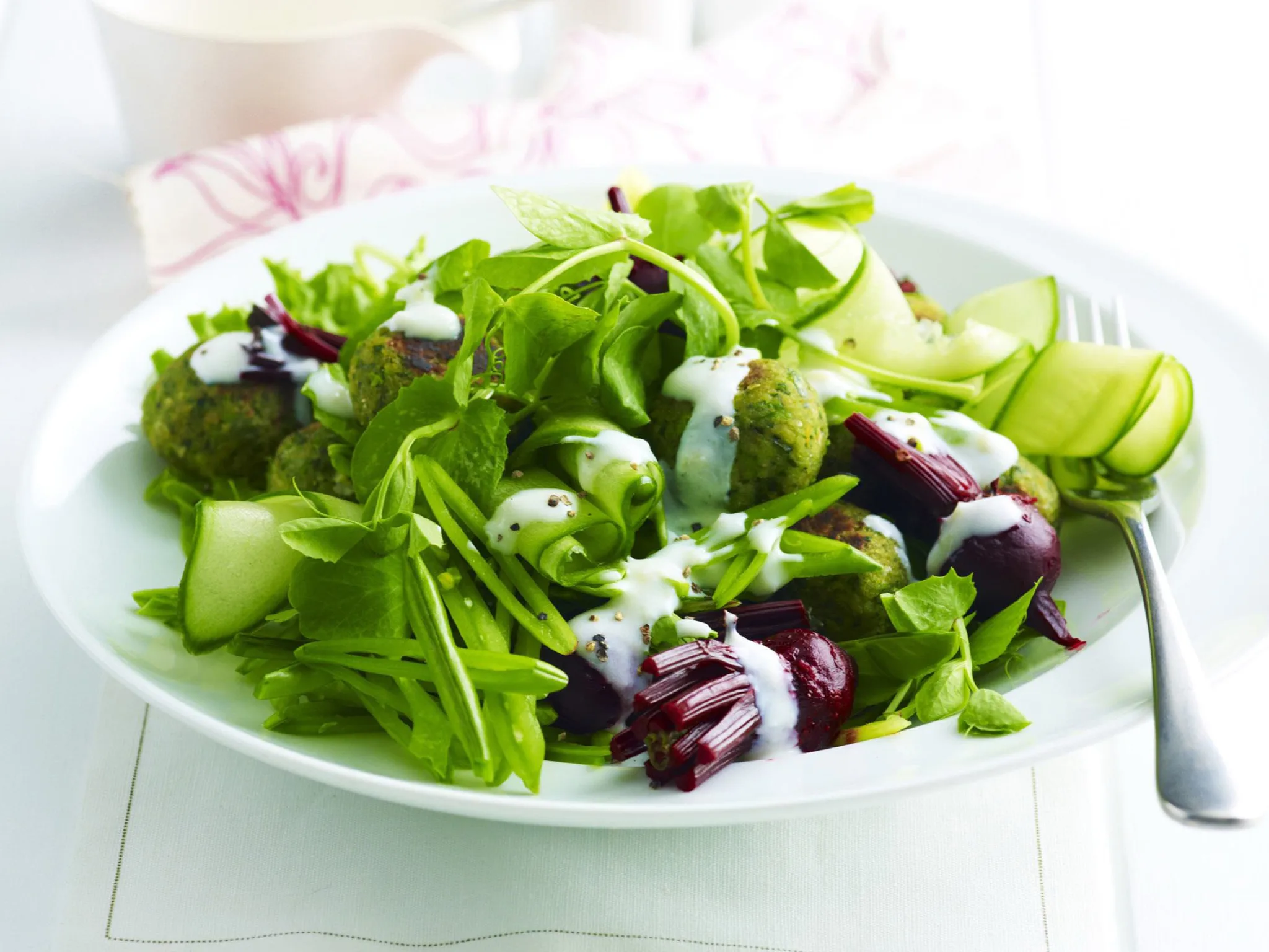 felafel with beetroot and mixed green salad