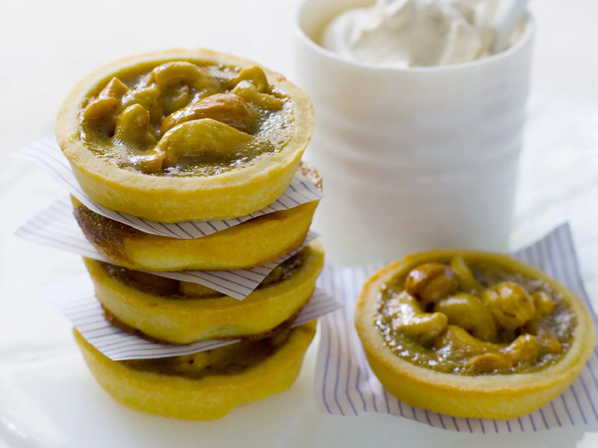 caramel cashew tarts