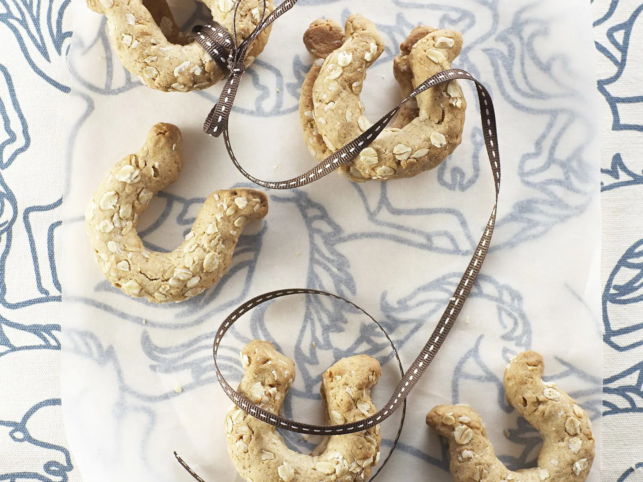 honey, oat and barley horseshoes