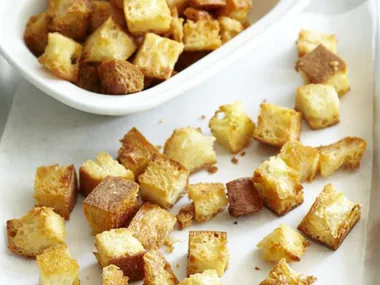 GARLIC CROÛTONS