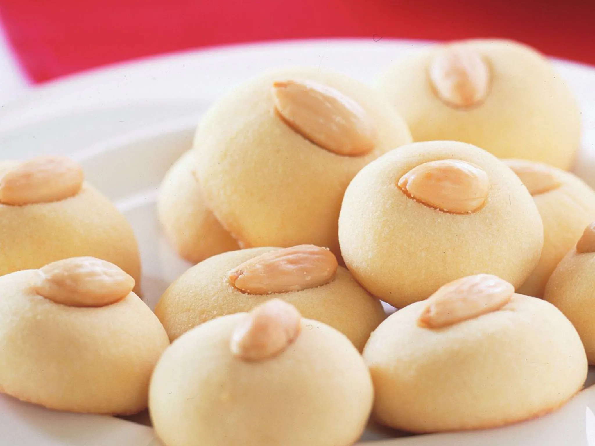 almond shortbread drops