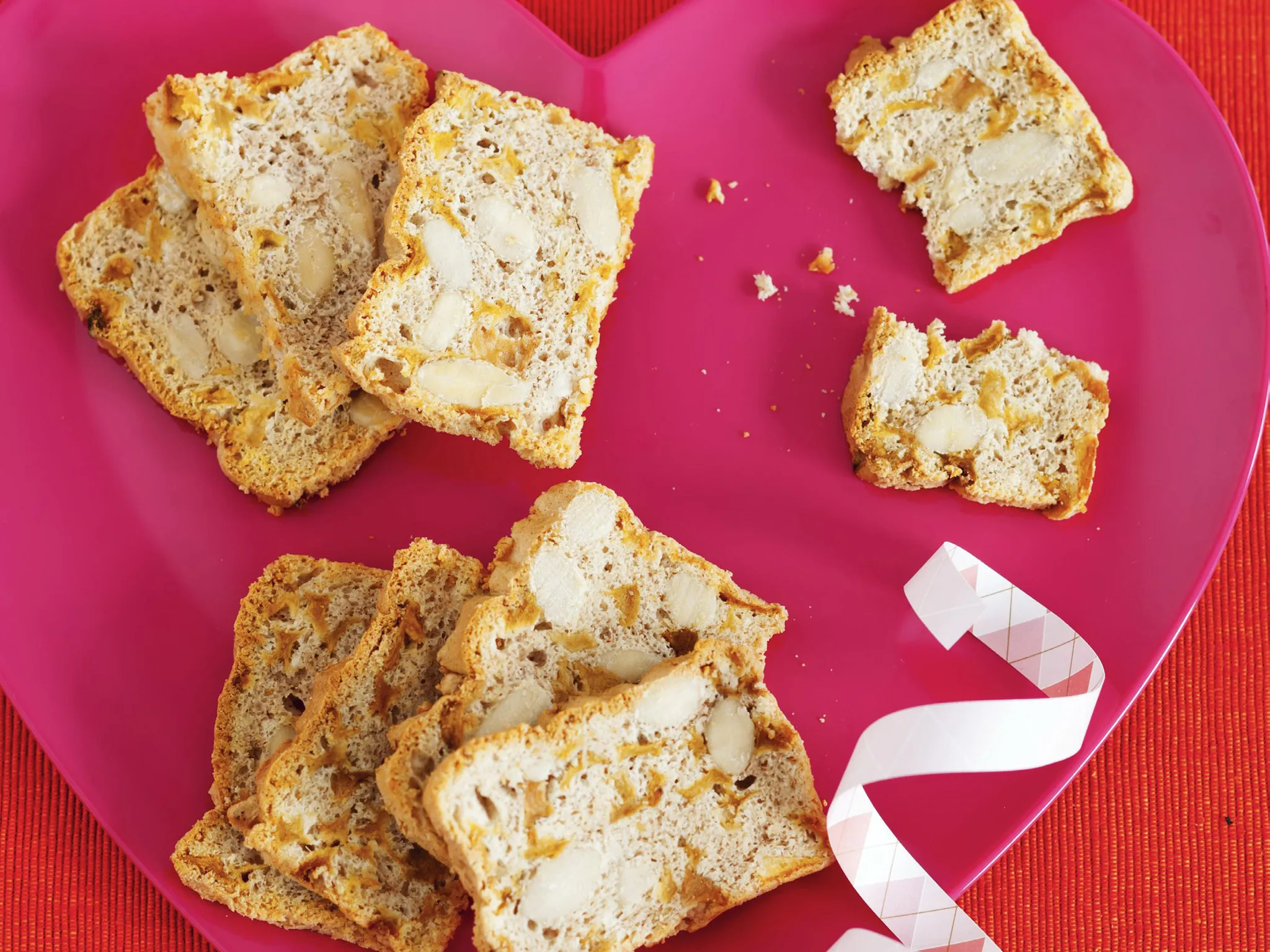 apple and almond biscuits