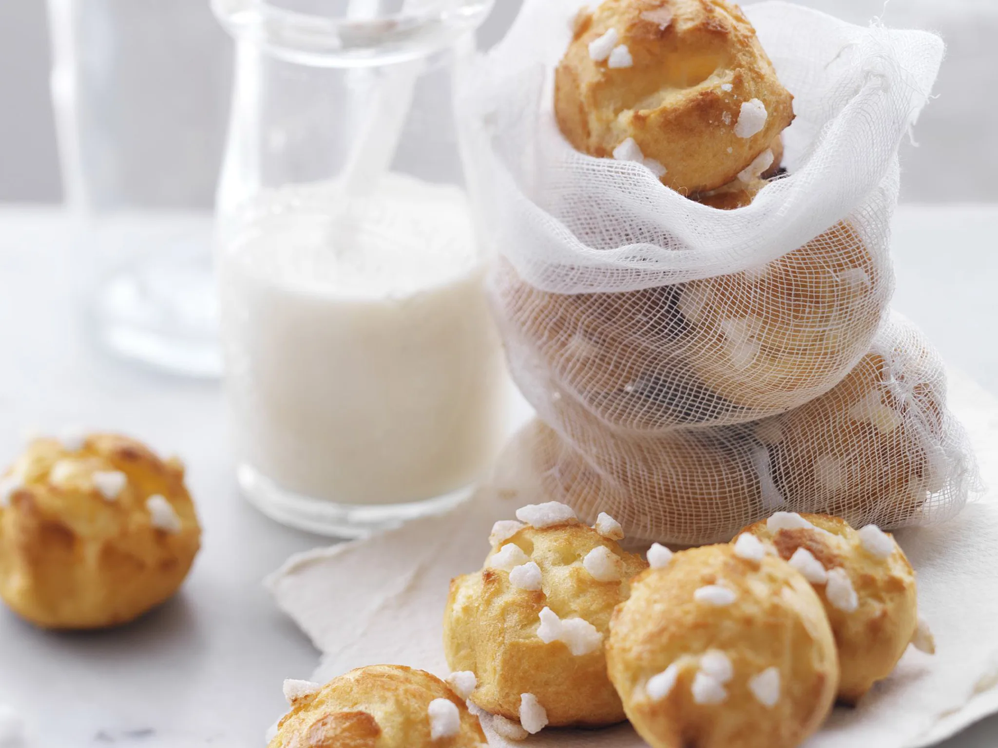 chouquettes (sugar puffs)