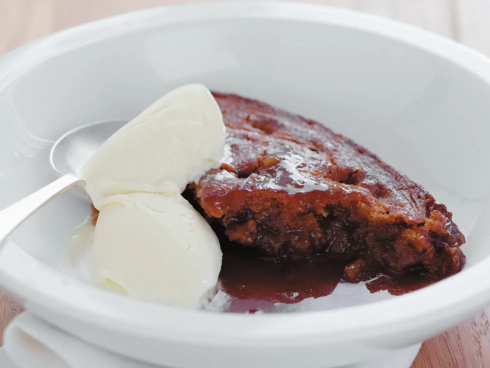 caramel self-saucing pudding