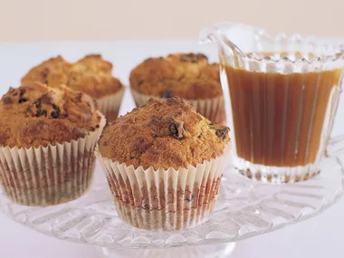 Orange and date dessert muffins