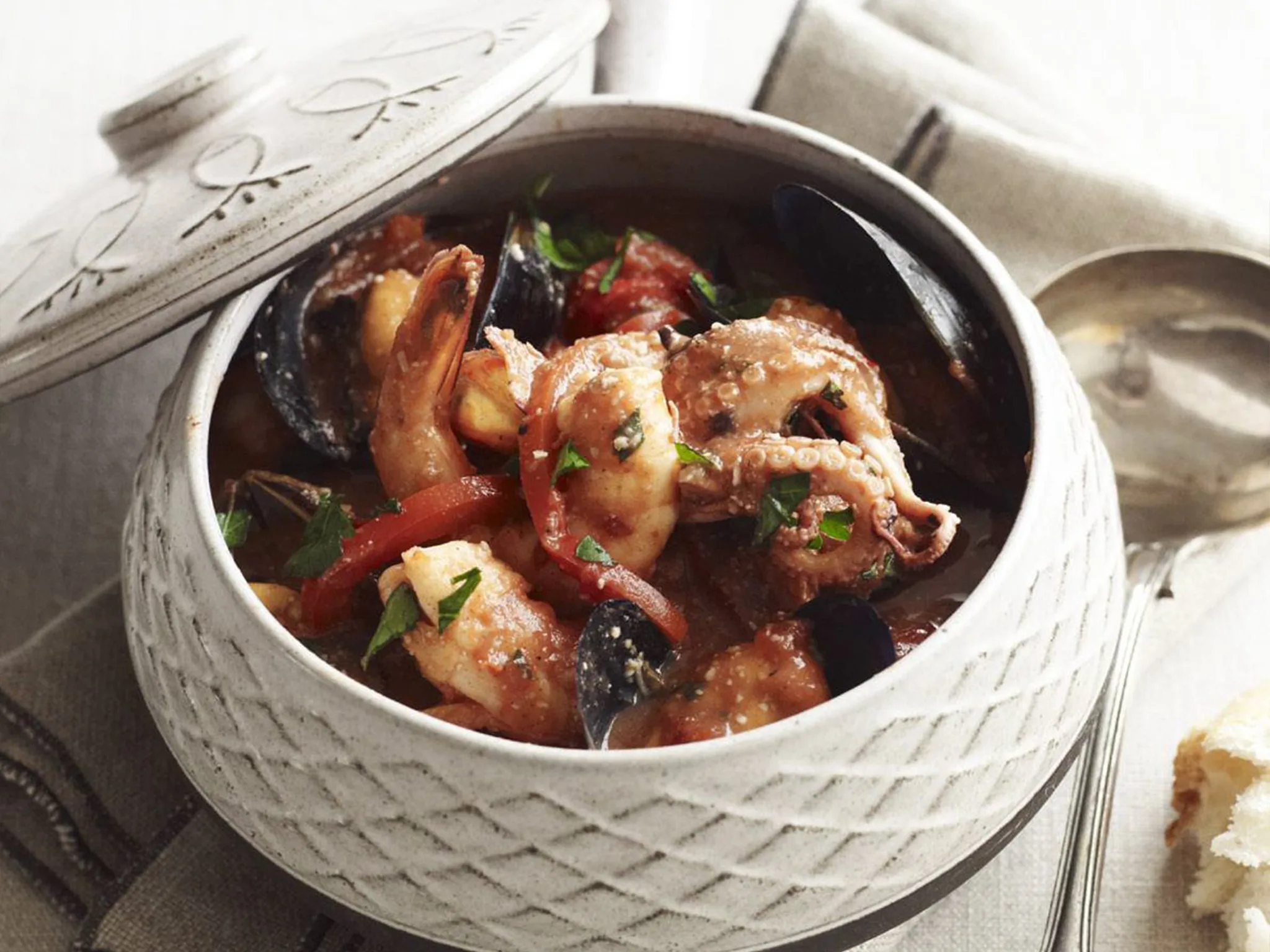 SLOW-COOKER SEAFOOD IN ROMESCO SAUCE