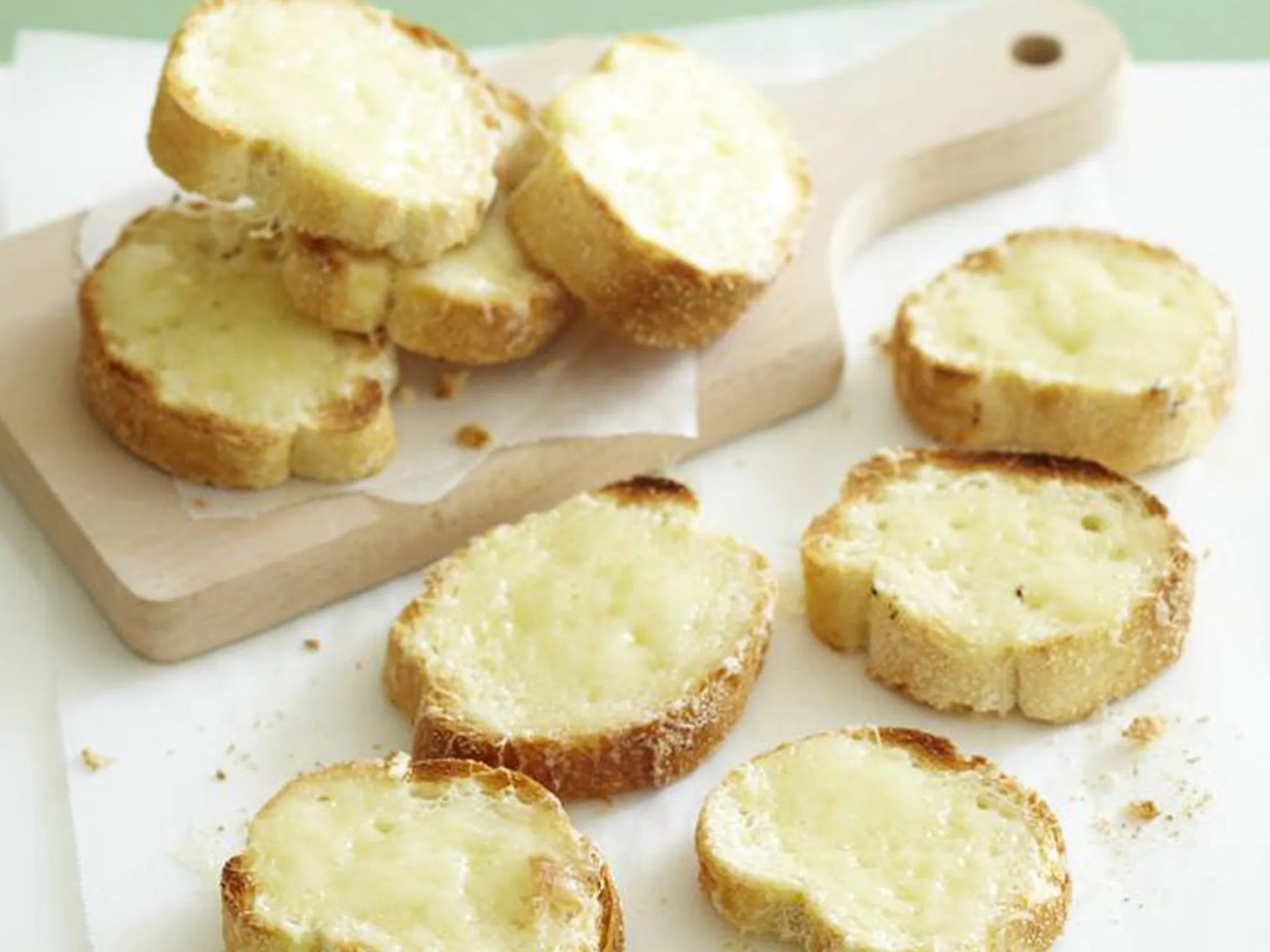 PARMESAN CHEESE CROÛTONS