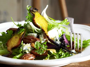 ROASTED BEETROOT AND BLUE CHEESE SALAD WITH HONEY PECANS