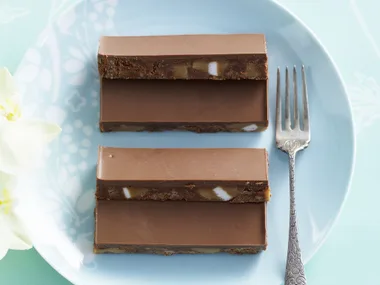Choc-caramel Slice