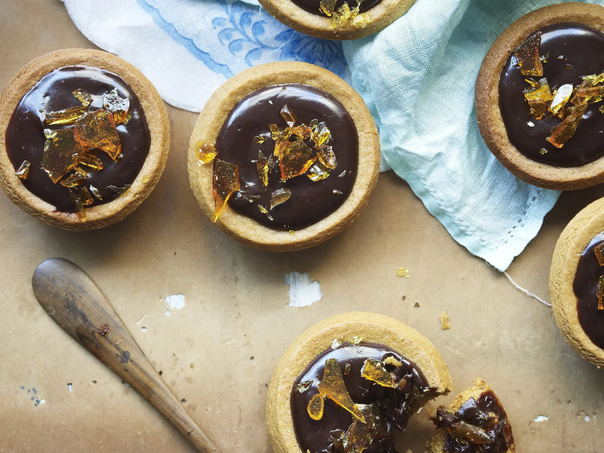 chocolate fruit mince and gingerbread tarts