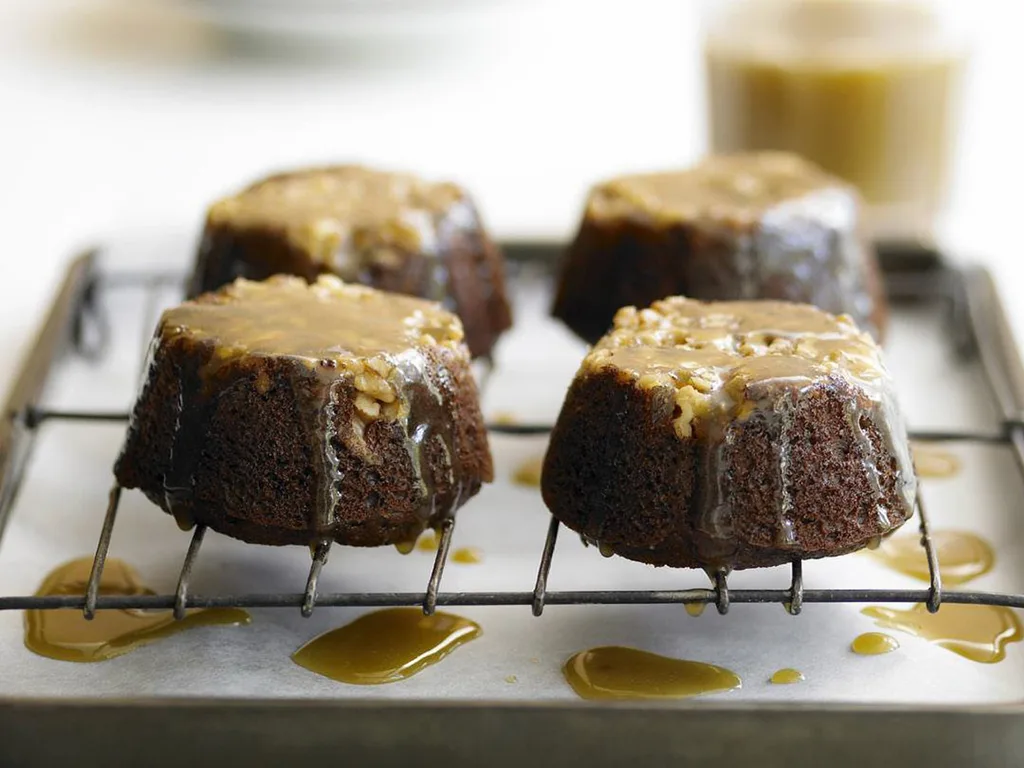 TOFFEE DATE AND GINGER PUDDINGS