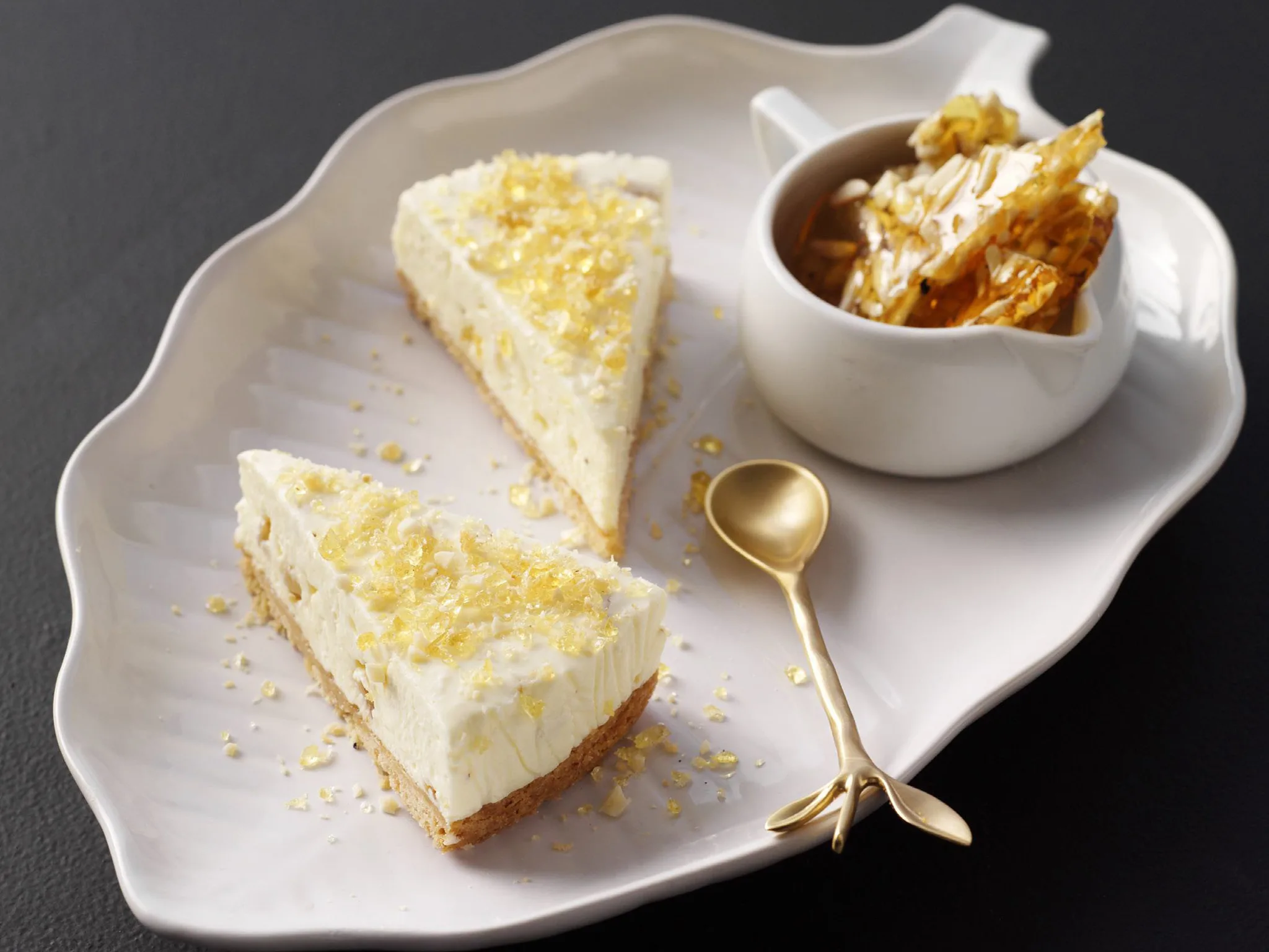 almond praline cheesecake