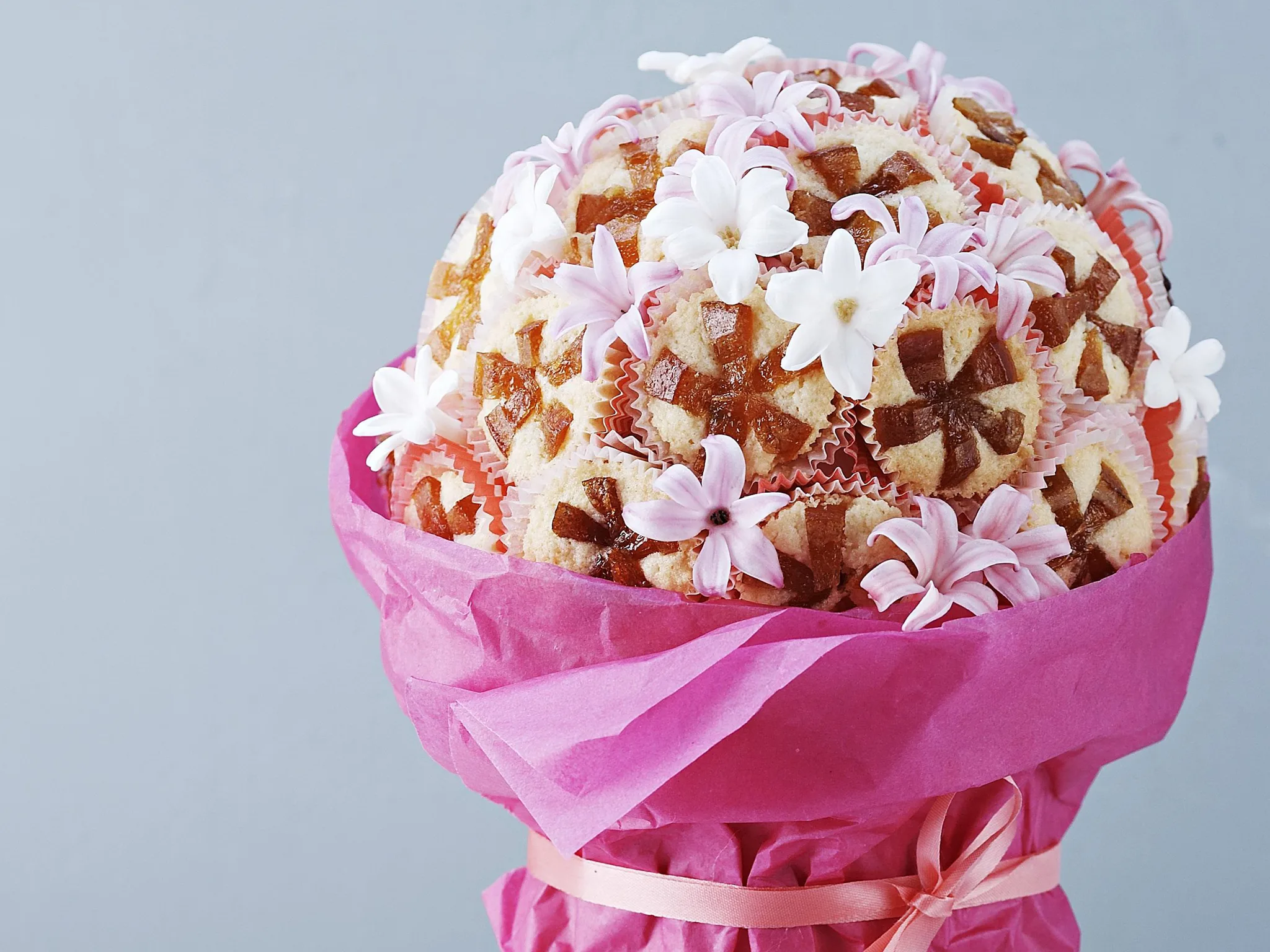 orange cupcake bouquet