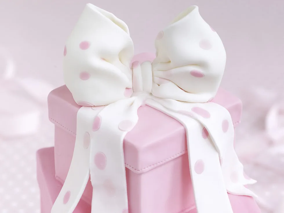 pretty pink Boxes & Bows