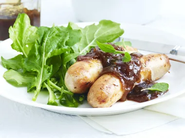 CHICKEN SAUSAGES WITH SAGE & ONION GRAVY