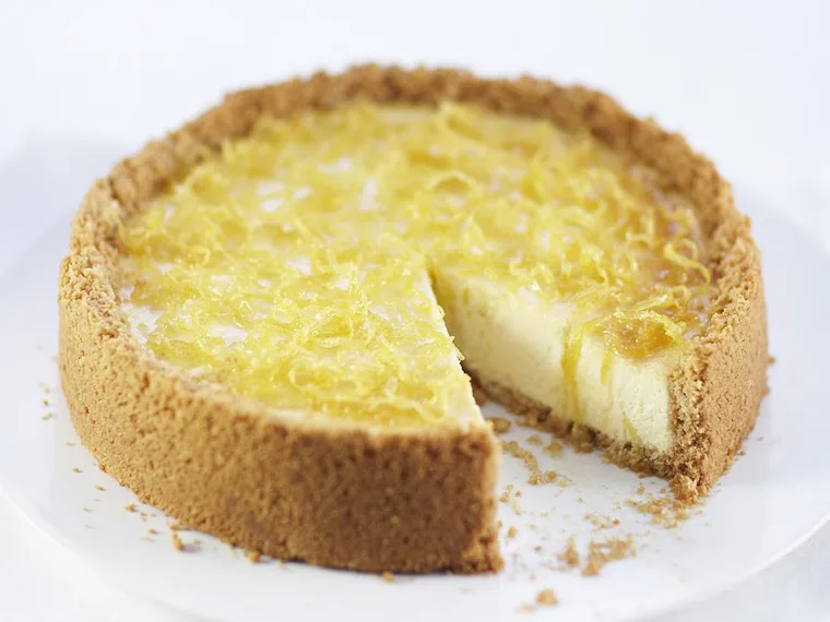 Baked lemon cheesecake