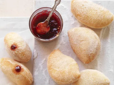 raspberry beignets