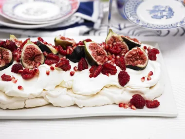 pavlova with figs and pomegranate