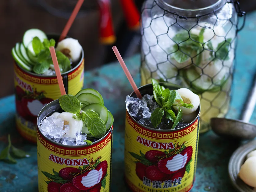 Green Tea and Lychee Cocktails with Mint and Cucumber