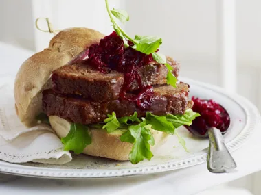 MEATLOAF SANDWICHES WITH ROCKET