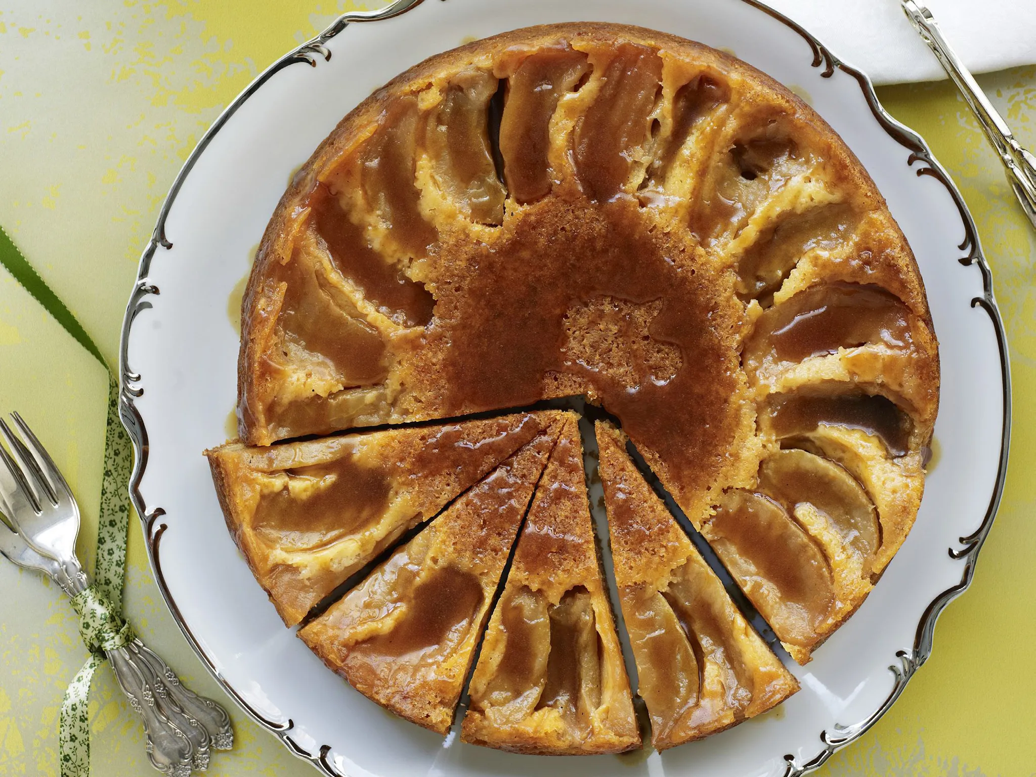white chocolate blondie with caramelised apples
