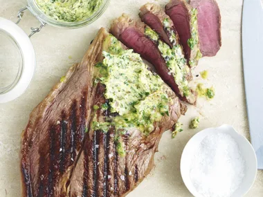 BEEF STEAKS WITH ROCKET & SULTANA SALAD
