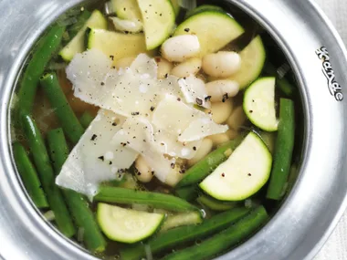 BEAN & BASIL SOUP