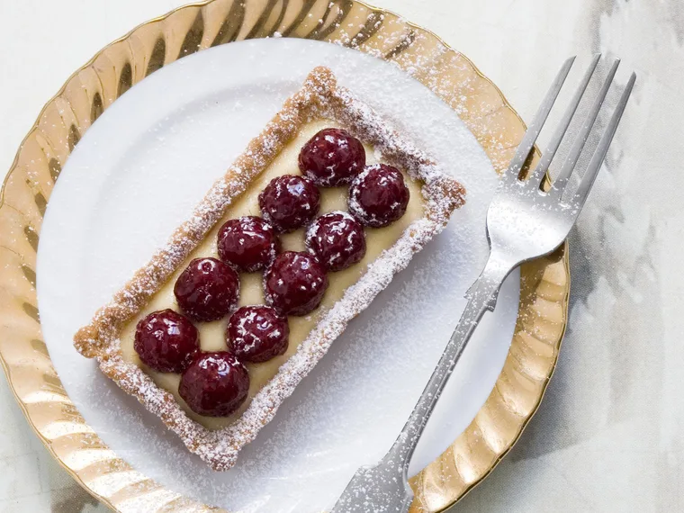 raspberry eggnog tartlets