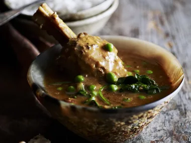 lamb shank and spinach korma curry