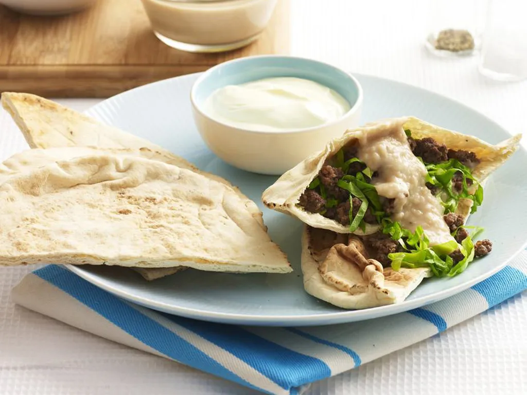 BEEF & WHITE BEAN PITTA POCKETS