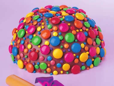 Party piñata cake