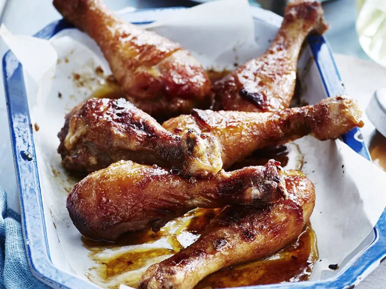 BAKED BROWN SUGAR CHICKEN WITH RED CAPSICUM DIP