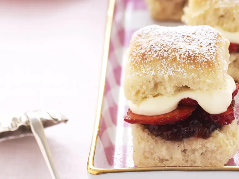 Vanilla Bean Scones