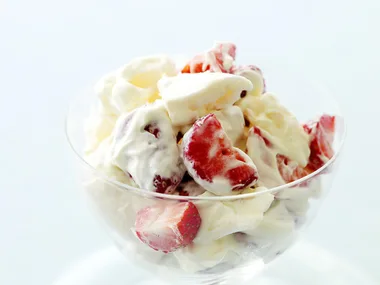 Strawberry yogurt crunch