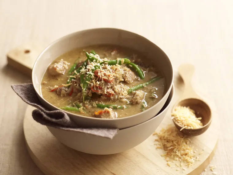 tamarind and coconut pork curry