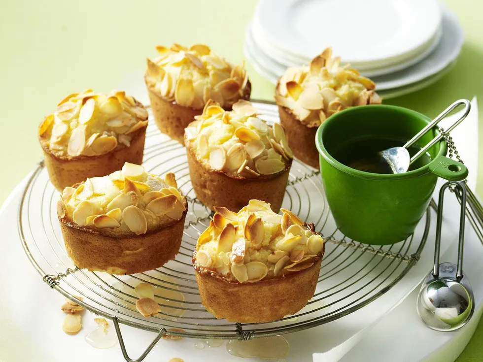 gluten-free lemon and almond syrup cakes