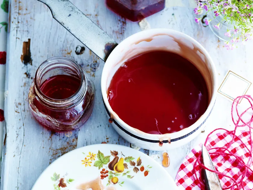 Pomegranate and pear jelly | Women's Weekly Food