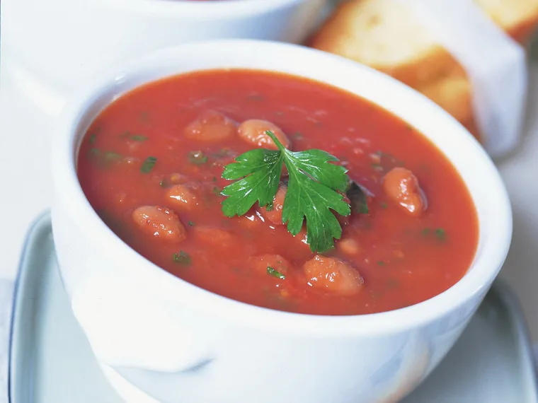 tomato & borlotti soup
