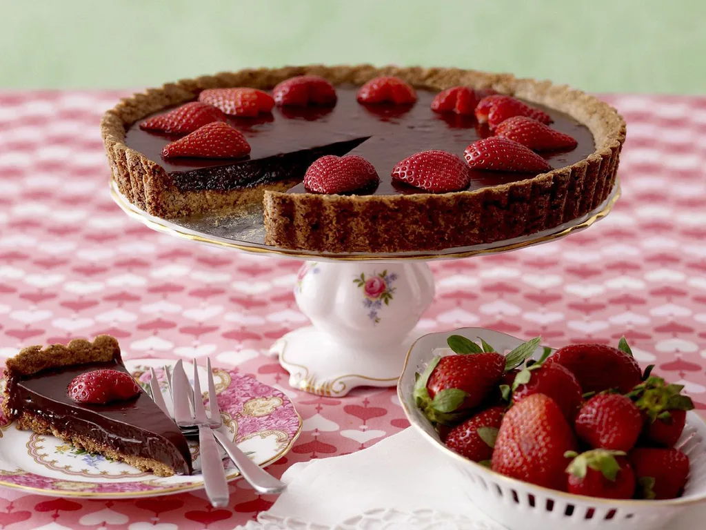 chocolate strawberry tart