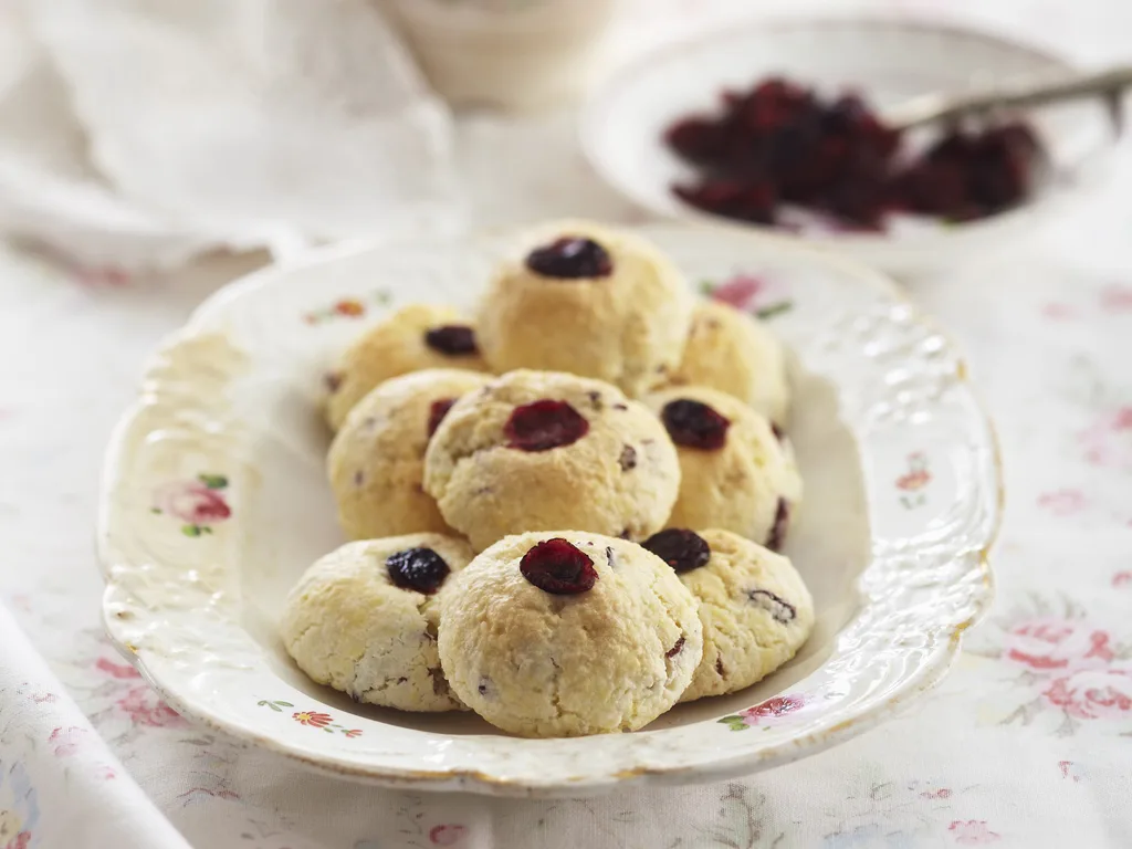 COCONUT, CRANBERRY AND Whi te Chocolate Macaroons