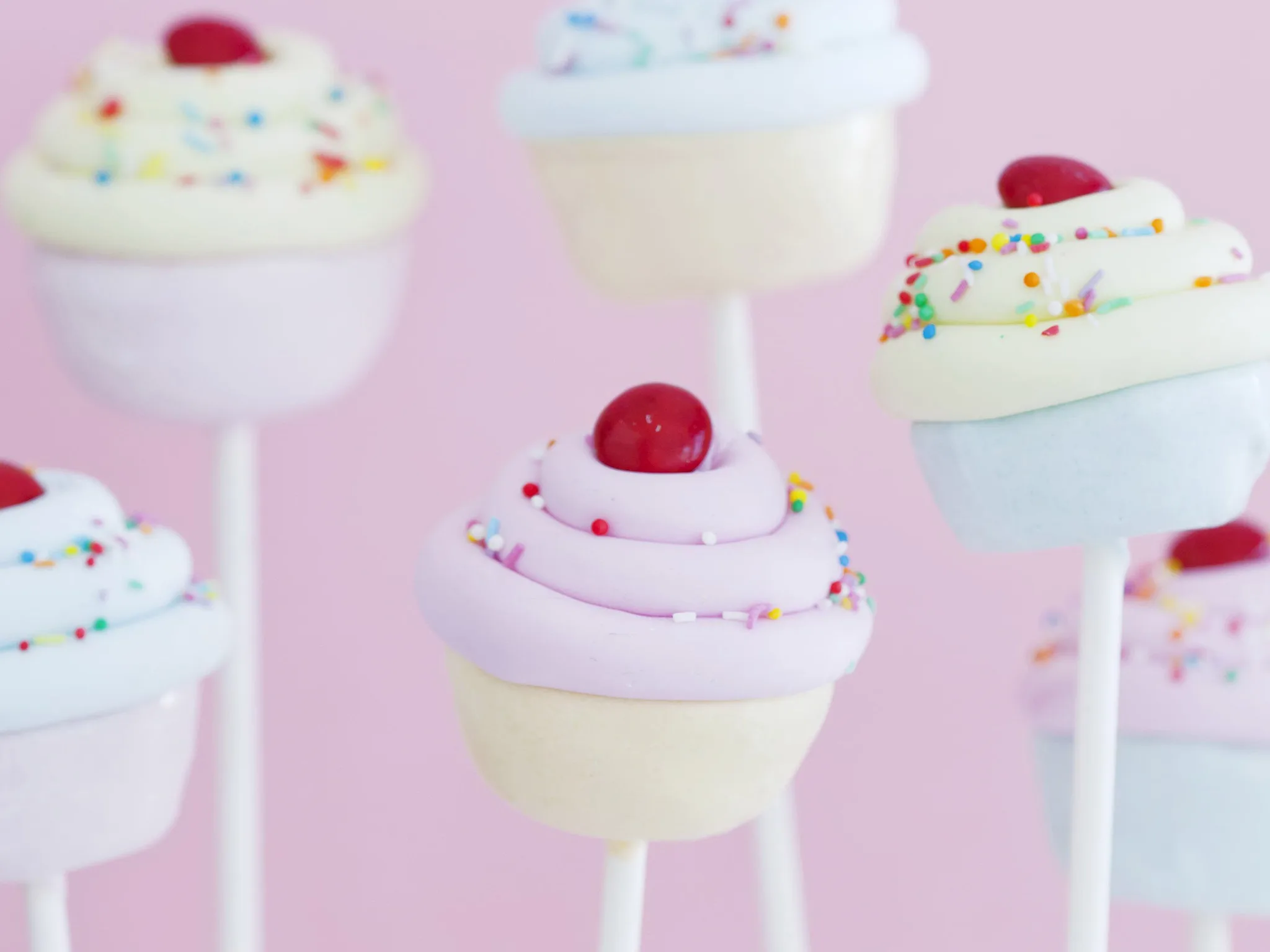 Cute little CUPCAKE POPS
