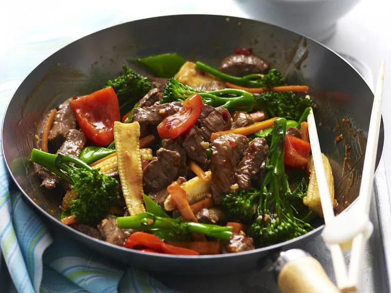 CHILLI GARLIC BEEF STIR-FRY