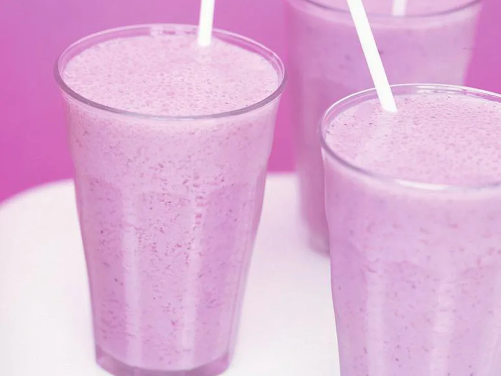 mixed berry soy smoothie